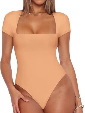 Reoria Peach Square-Neck Short Sleeve Bodysuit medium